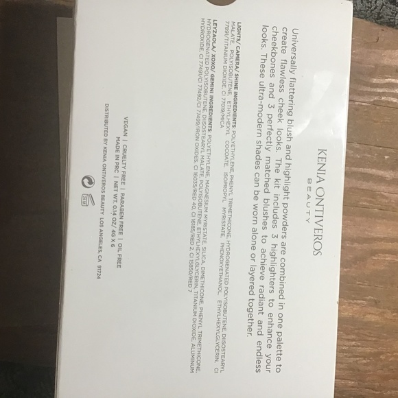 Kenia Ontiveros blush’s dm shine pallet - Picture 5 of 5